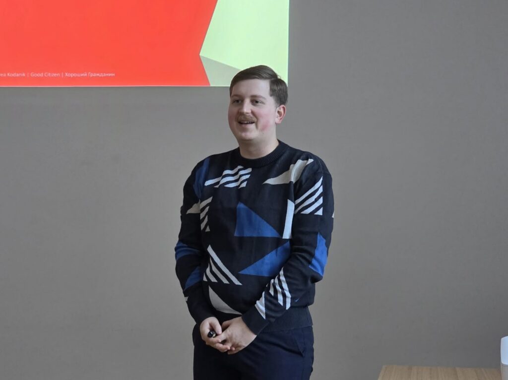 Marcus Ehasoo Tallinna Puuetega Inimeste Koja korraldatud foorumil. Pildistas Katrin Jõgisaar.